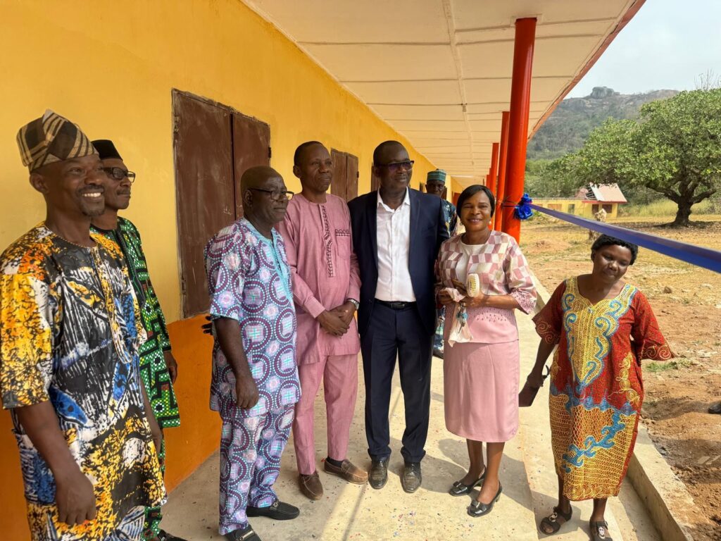 761b5b58 005e 472e 8523 42b6425c9455